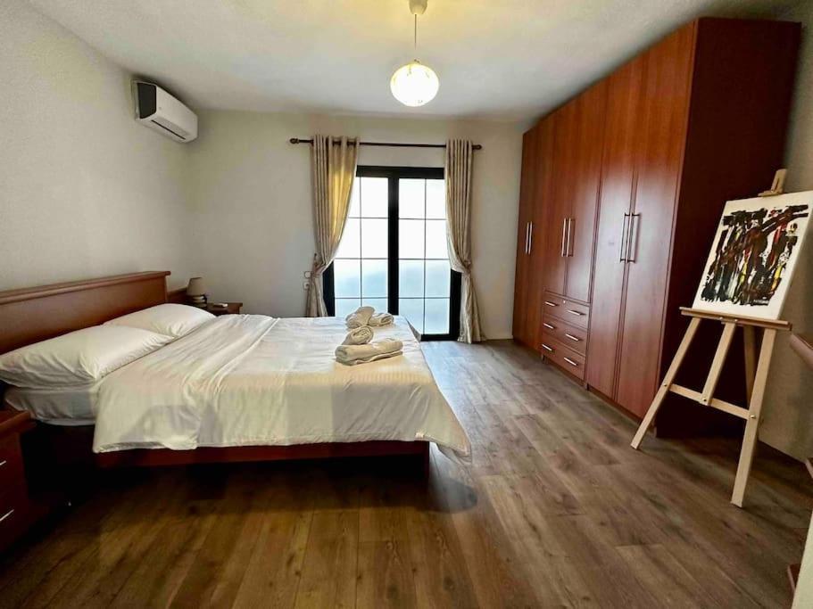 Location 3-floor With 6 Bedrooms Tirana