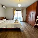 Top Location 3-Floor Villa With 6 Bedrooms