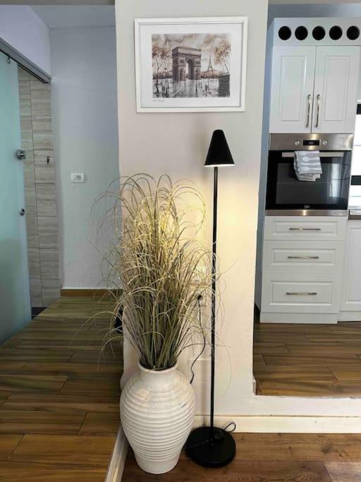 Location 3-floor With 6 Bedrooms *