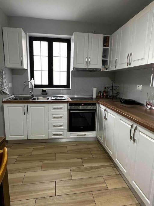 Location 3-floor With 6 Bedrooms *