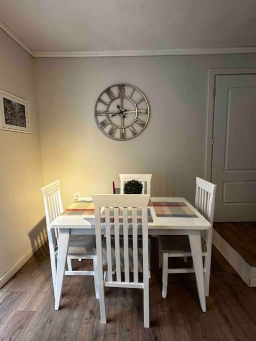 Villa Location 3-floor With 6 Bedrooms *