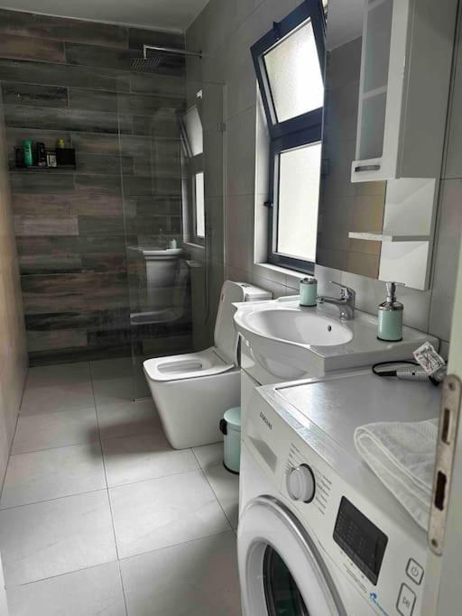 Villa Location 3-floor With 6 Bedrooms Tirana