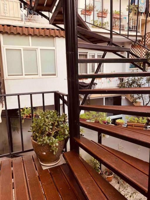 Location 3-floor With 6 Bedrooms *