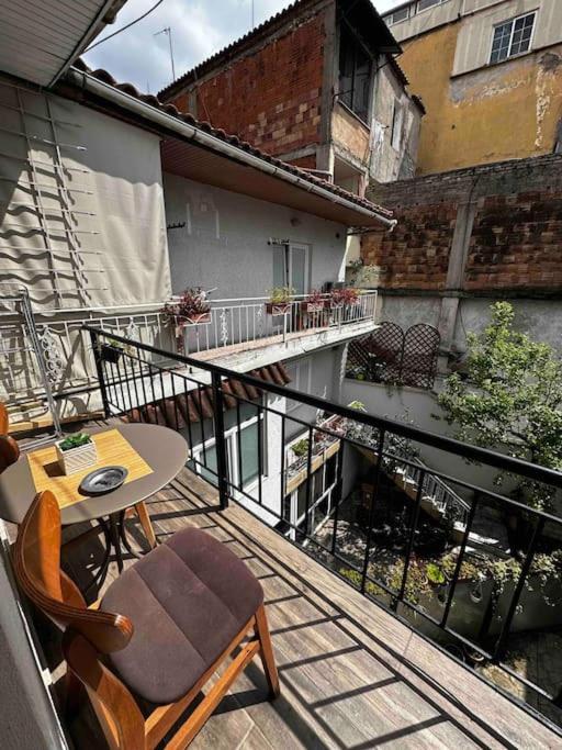 Location 3-floor With 6 Bedrooms *