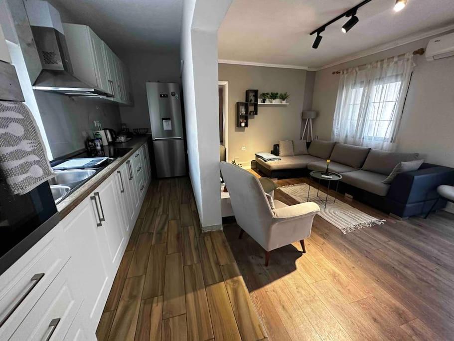 Location 3-floor With 6 Bedrooms Tirana