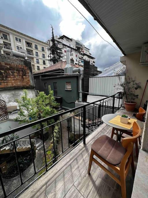 Location 3-floor With 6 Bedrooms Tirana